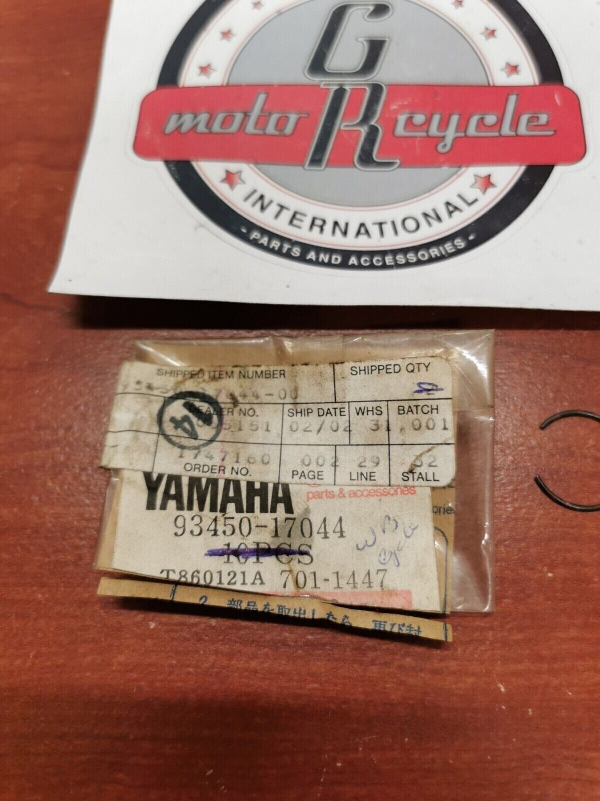 NOS Yamaha MX175 XS360 XS400 DT175 DT125 CIRCLIP 93450-17044-00 Y96