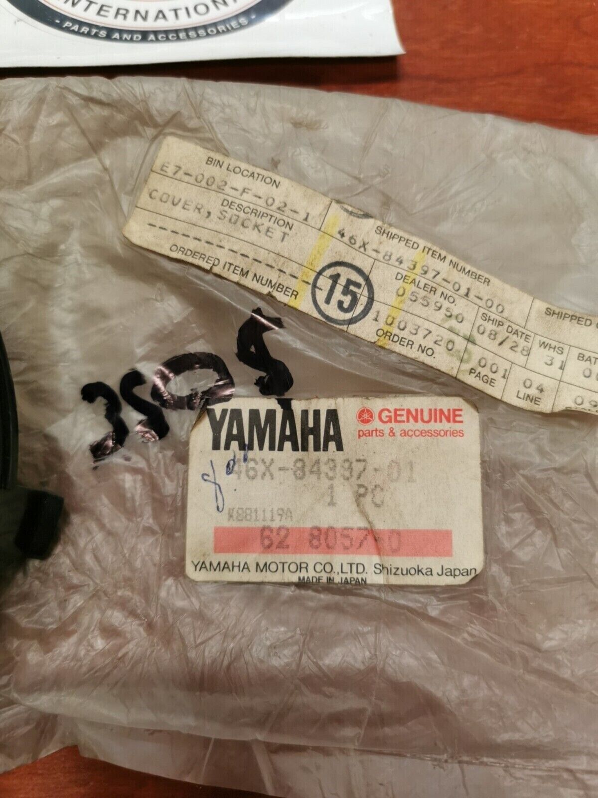 NOS Yamaha XT250 FZR600 FZR400 FZ600 SOCKET COVER 46X-84397-01-00 Y86