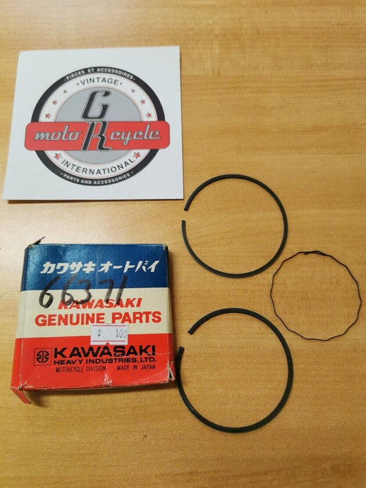 Nos Kawasaki  F11  F8  1971 - 1975 RING SET STD 13008-026   K3