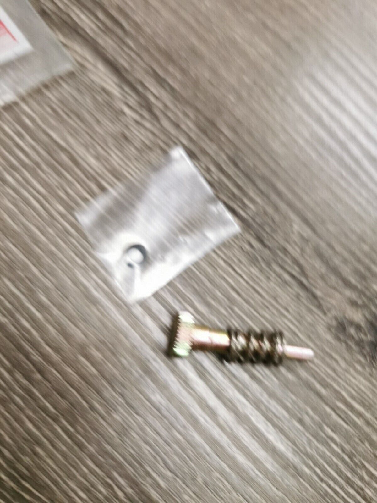 NOS YAMAHA THROTTLE  SCREW  10W-14103-00-00 Superseded by 4AC-14103-00-00  Y56