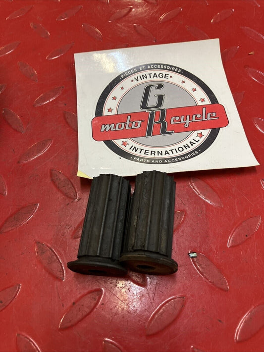 Yamaha RD400 1977 engine motor mount damper rubber .  1976 1979