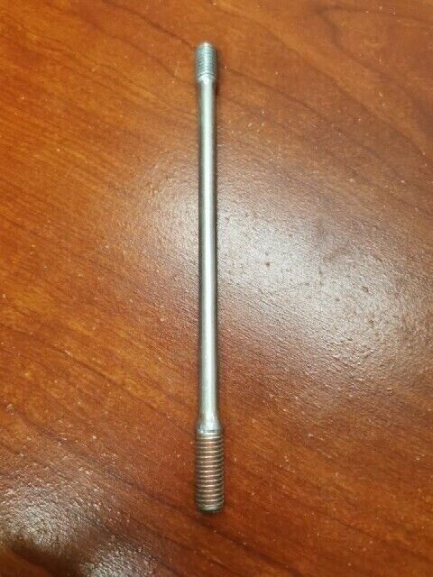 NOS Honda CB500 CB550 CYLINDER STUD BOLT A 90033-323-000 H99