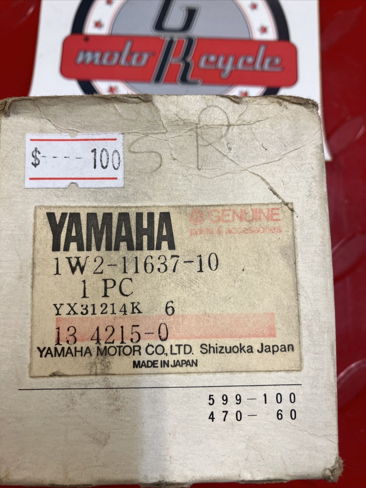 NOS Yamaha IT175 1977 - 1978 PISTON 3 O/S 0.75 1W2-11637-10-00 Y17