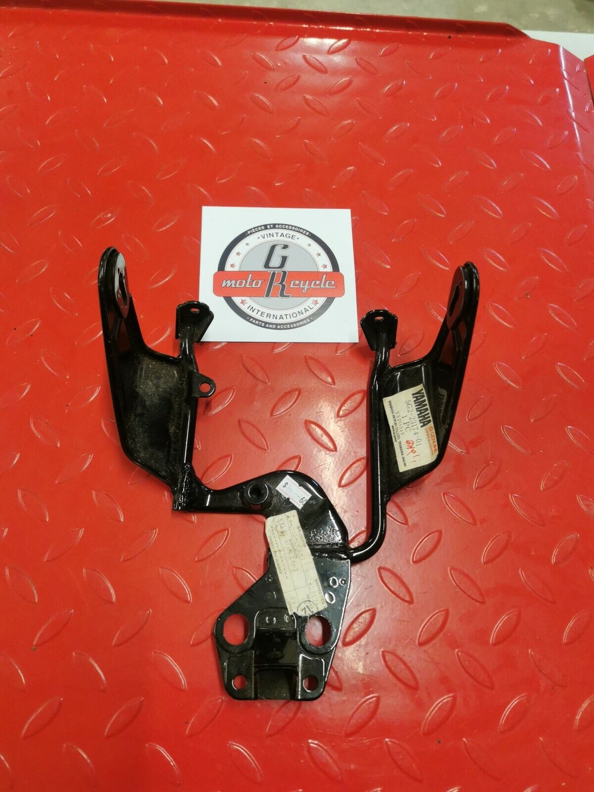 NOS Yamaha XJ750 STAY, HEADLIGHT 5G2-23174-01-00 Y8