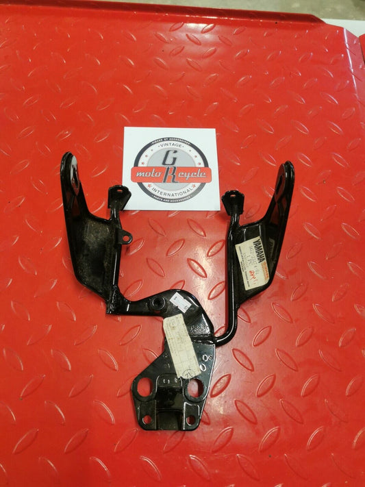 NOS Yamaha XJ750 STAY, HEADLIGHT 5G2-23174-01-00 Y8