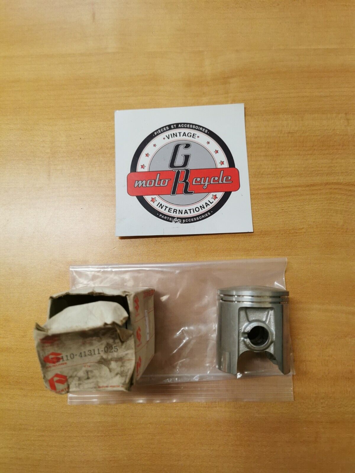 NOS SUZUKI RM125 1977 PISTON 12110-41311-025 S7