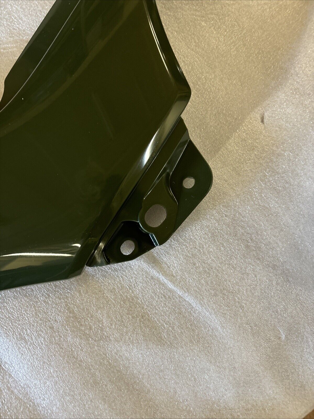 NOS HONDA 2004 - 2006 TRX350 LEFT TANK SIDE COVER 83600-HN5-M40ZA
