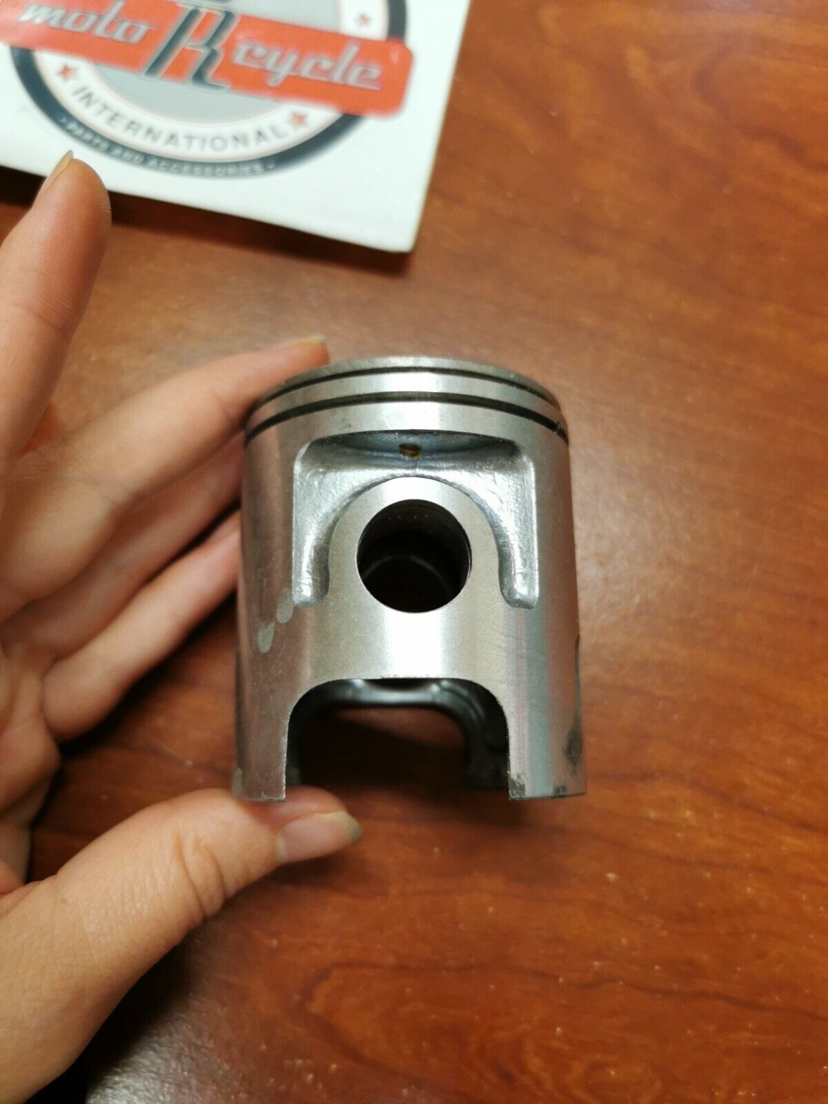 NOS Yamaha PISTON STD 0.98MM 560-11631-00-98 Y93