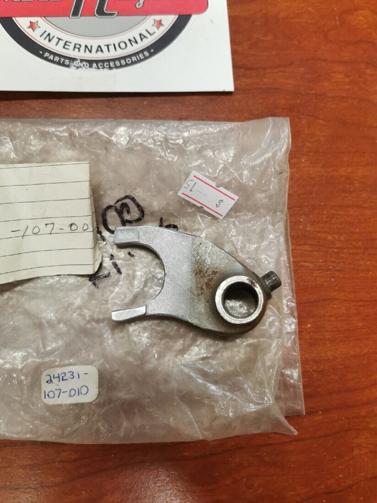 NOS Honda CL100 CB100 SL100 SL125 XL100 FORK, CENTER GEARSHIFT 24231-107-010 H34