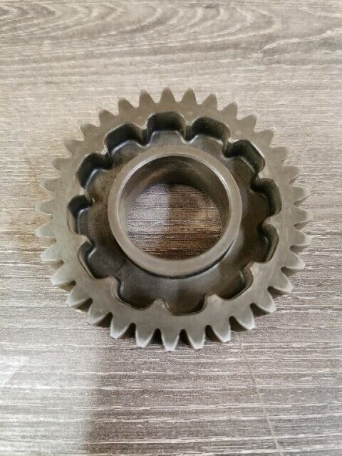 NOS HONDA GL1000 Goldwing 1976 - 1979  MAIN SHAFT GEAR 23481-371-000 H76
