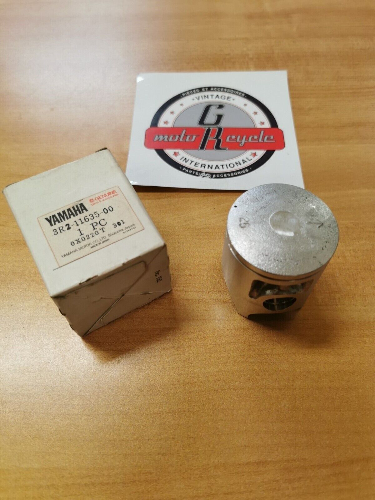 NOS YAMAHA YZ100 YZ125 1976 - 1981  PISTON 1O/S 0.25  3R2-11635-01-00  Y45