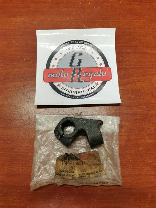 NOS Yamaha YZ100 DT125 KICK CRANK BOSS 1W1-15621-00-00 SUB. 1W1-15621-01-00 Y86