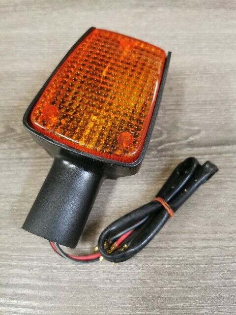 NOS HONDA VF750S 1983 TURN SIGNAL WINKER ASSY RIGHT FRONT 33400-MB0-671 H74