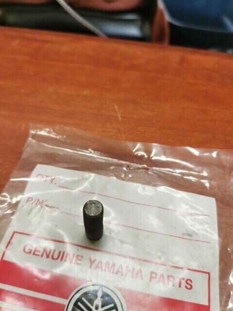 NOS Yamaha R3 TR2 TX650 XS1 YR1 SCREW 168-18133-00-00 SUB 90149-10018-00 Y120