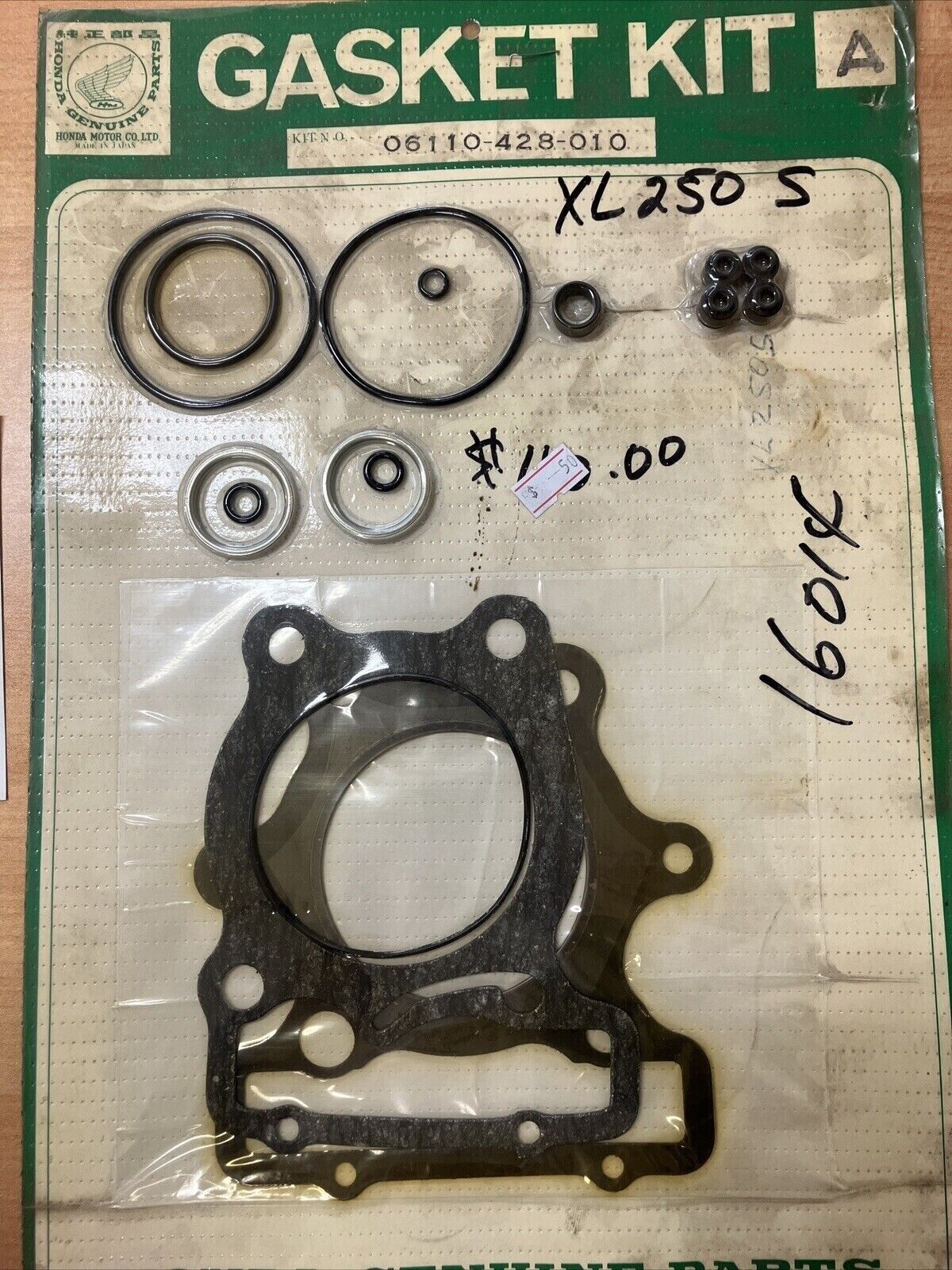 NOS HONDA XL250  GASKET KIT A 06110-428-010     H17