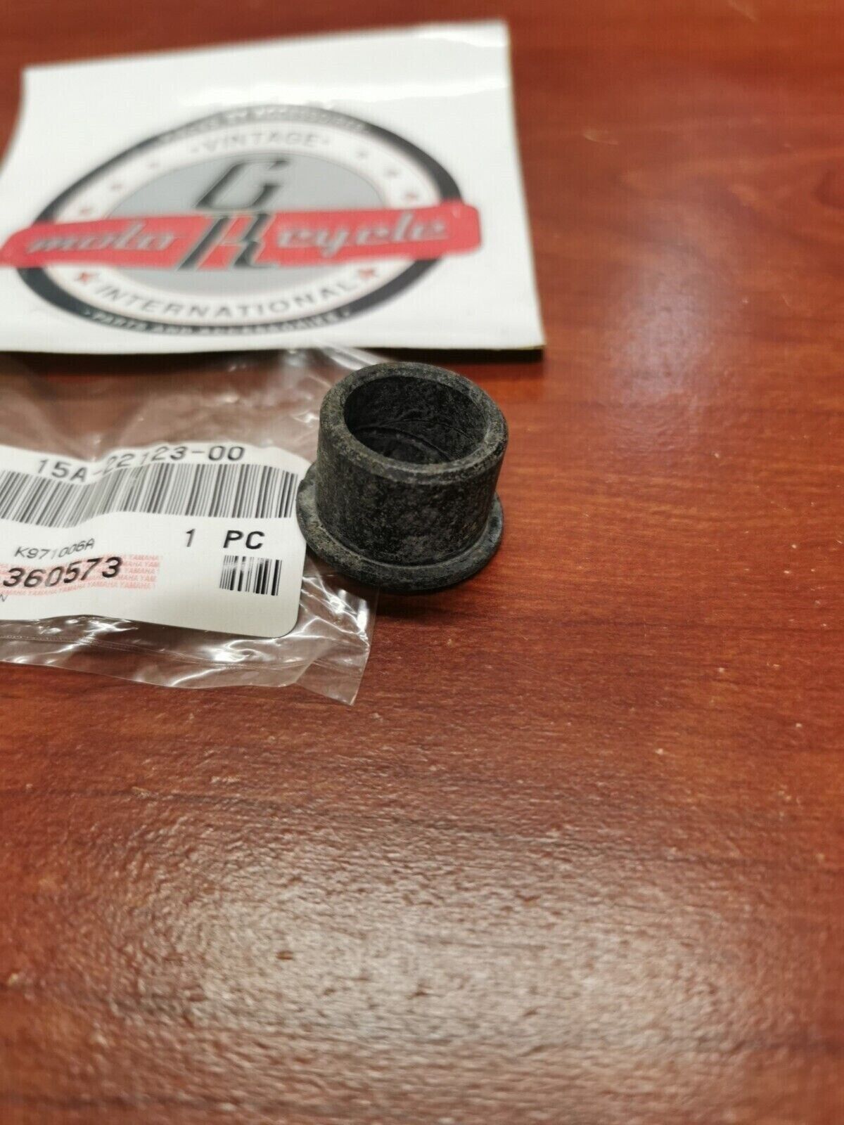 NOS Yamaha YFM225 YFM250 YFM350 XT125 XT200 BUSHING 15A-22123-00-00 Y98