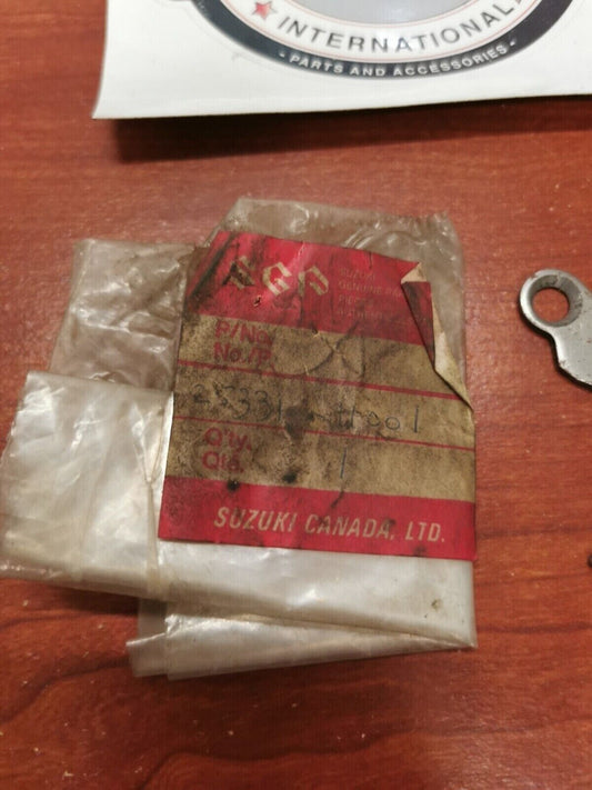 NOS Suzuki GS1000 GS750 GT380 RM125 GEAR SHIFT PAWL LIFTER PLATE 25331-11001 S20