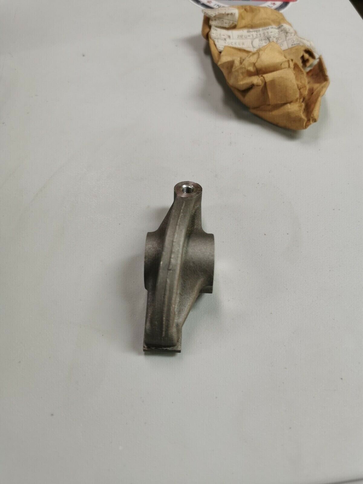 NOS Yamaha ARM, VALVE ROCKER 22U-12151-00-00 Y3