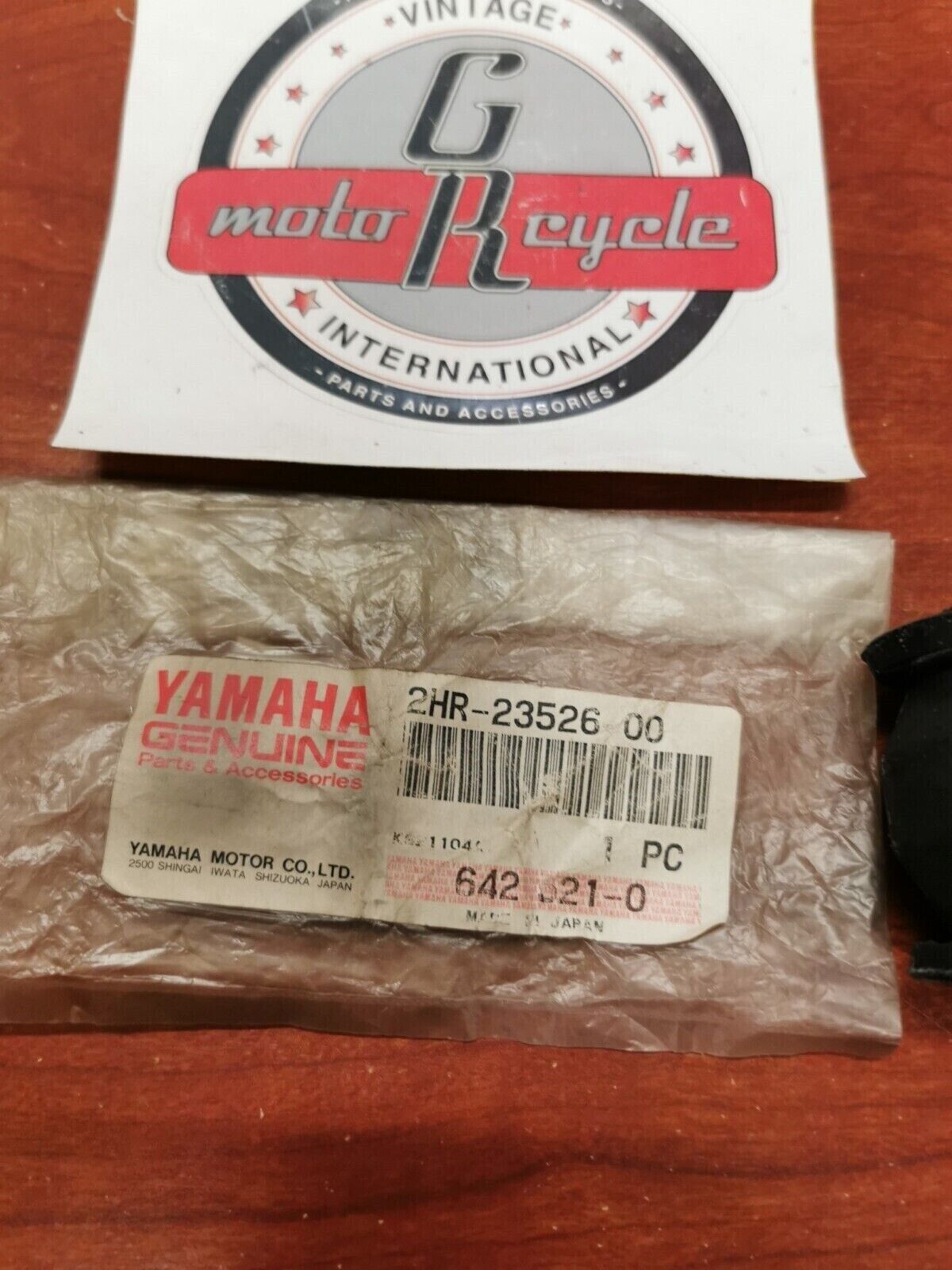 NOS Yamaha YFM450 YFM400 YFM350 YFM250 YFB250 BUSHING 2HR-23526-00-00 Y93