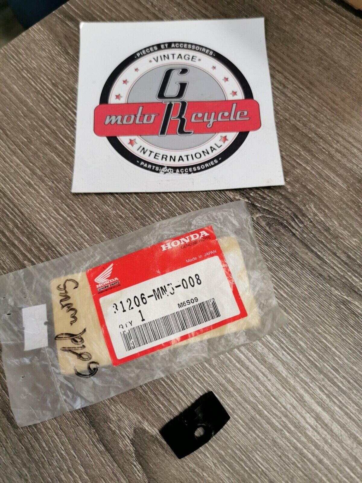 NOS HONDA  GL1800 TERMINAL INSULATOR 31206-MN5-008   H59