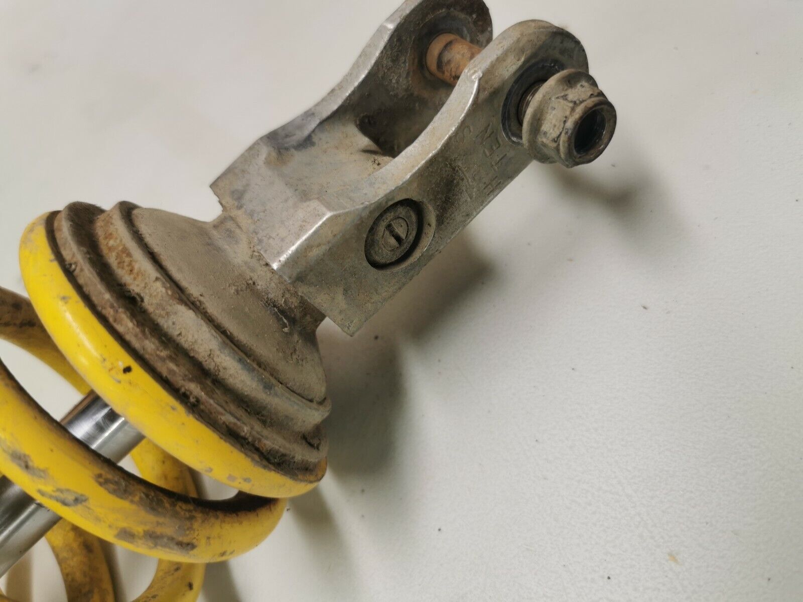 Suzuki RM125 1991 rear shock absorber suspension damper cushion