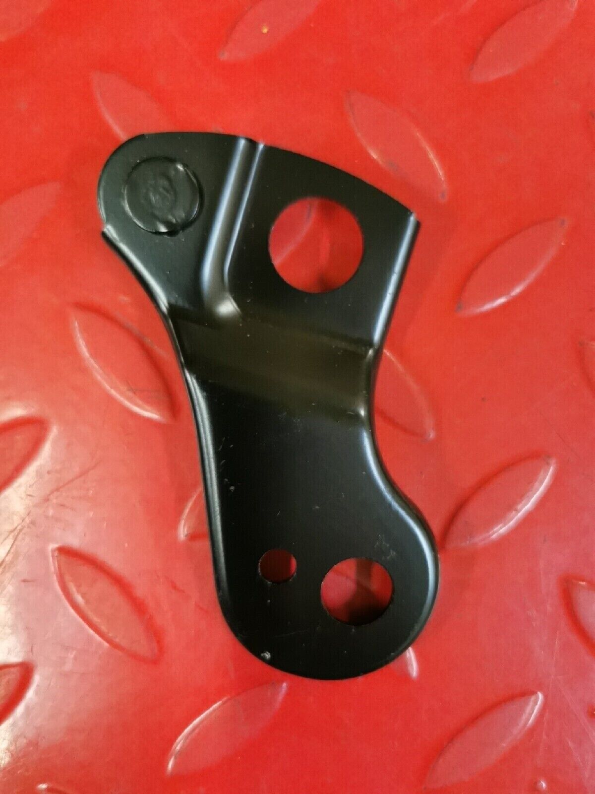 NOS HONDA CBR550 LEFT REAR WINKER TURN SIGNAL BRACKET STAY 33615-MA7-720 H38