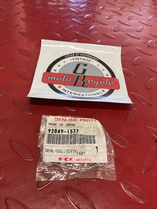 NOS KAWASAKI OIL SEAL 92049-1537 K11