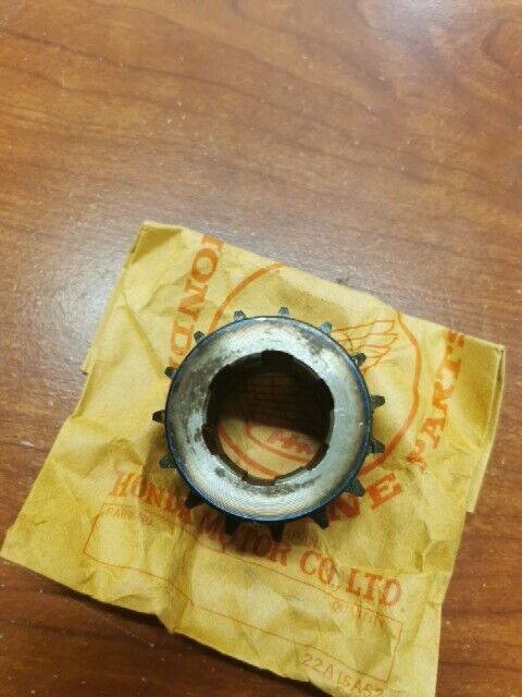 NOS Honda CB72 CB77 CL72 CL77 PRIMARY DRIVE SPROCKET 15T 13611-259-020 H71