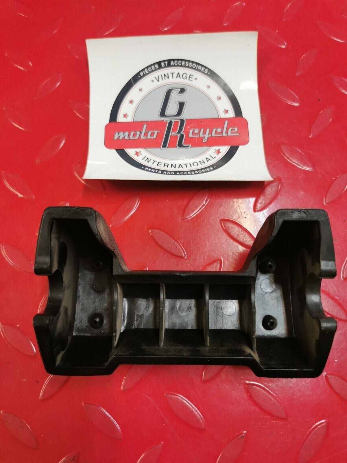 NOS YAMAHA YFM200 1985 - 1989 PROTECTOR HDLBR 52H-26124-00-00 Y28