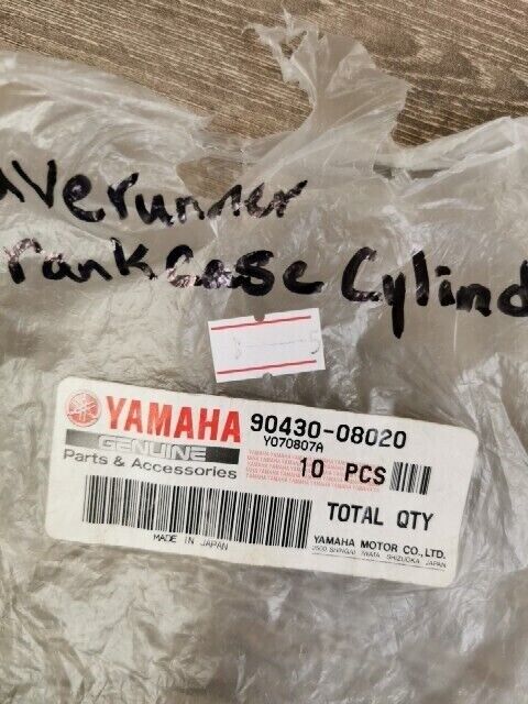 NOS YAMAHA WAVE RUNNER CRANKCASE CYLINDER 90430-08020-00 Y112
