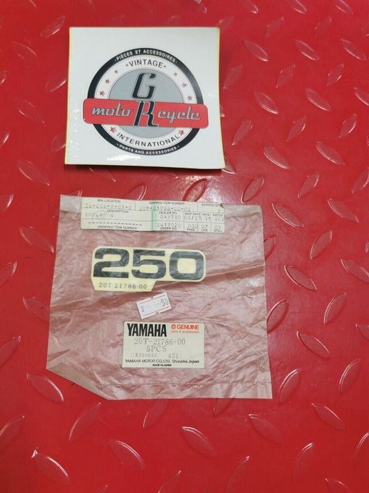 NOS YAMAHA XT250 1983 Emblem 6 20T-21786-00-00 Y28