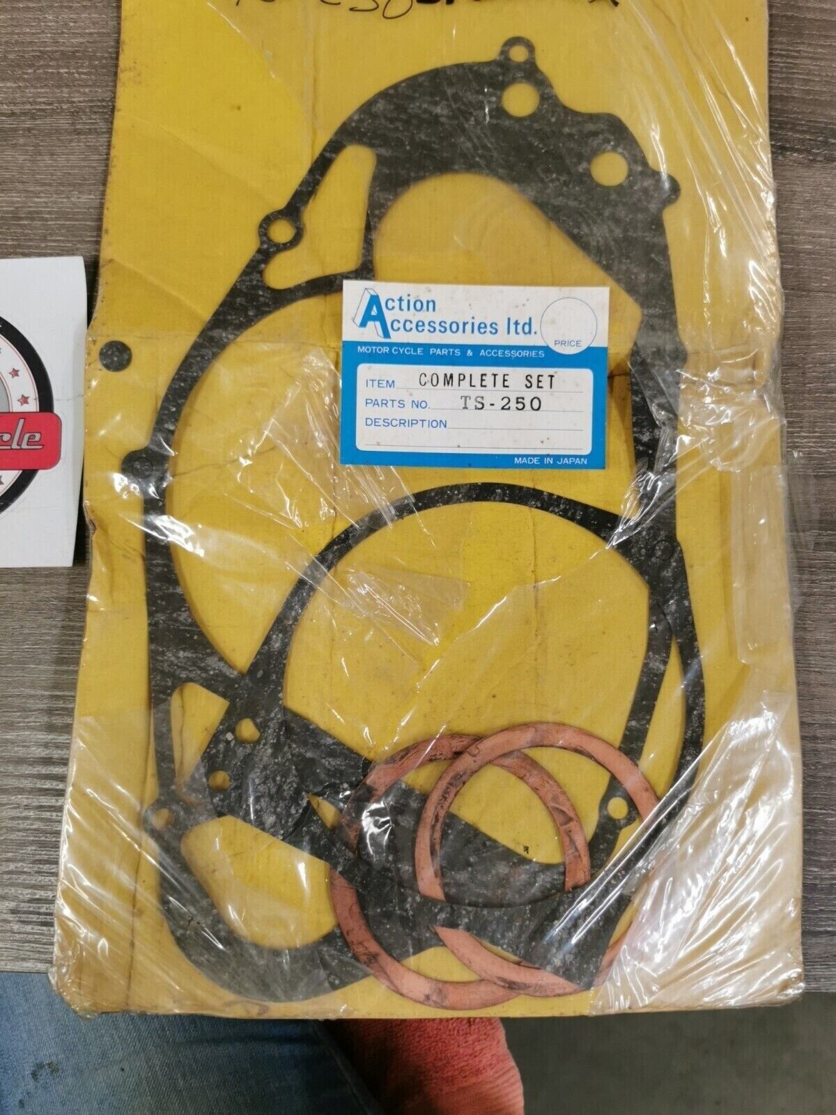 NOS ACTION ACCESSORIES SUZUKI TS-250 INCOMPLETE GASKET SET J28