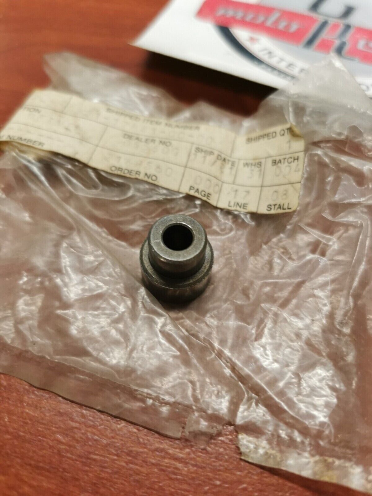 NOS Yamaha GP433 GP292 GP246 PZ480 DRIVEN GEAR OUTER BUSH 821-17843-00-00 Y92