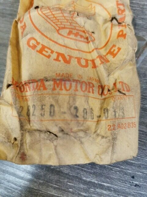 NOS HONDA CB250 CB350 SPINDLE 28250-286-013 H81