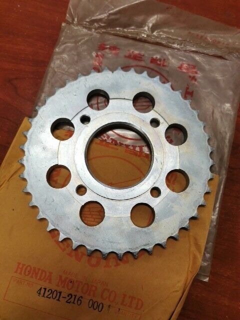 NOS Honda CB93 CB125 CB160 CL160 REAR DRIVEN SPROCKET (42T) 41201-216-000 H98