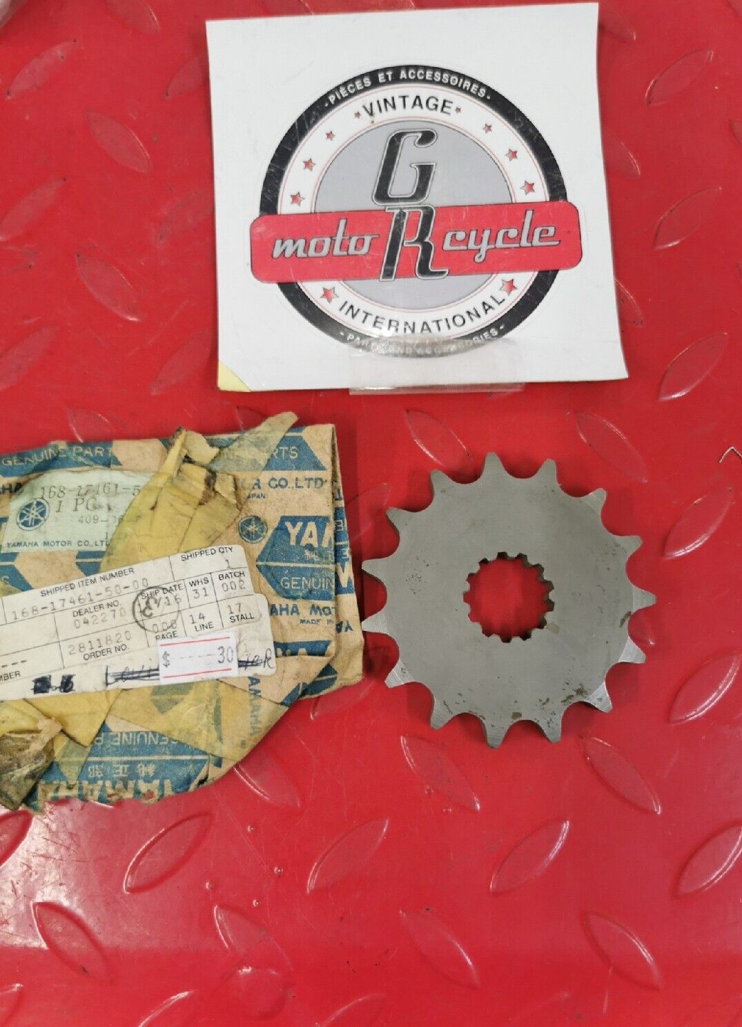 NOS YAMAHA SPROCKET DRIVE 15T  168-17461-50-00 Superseded by 3HE-17460-00-00 Y54