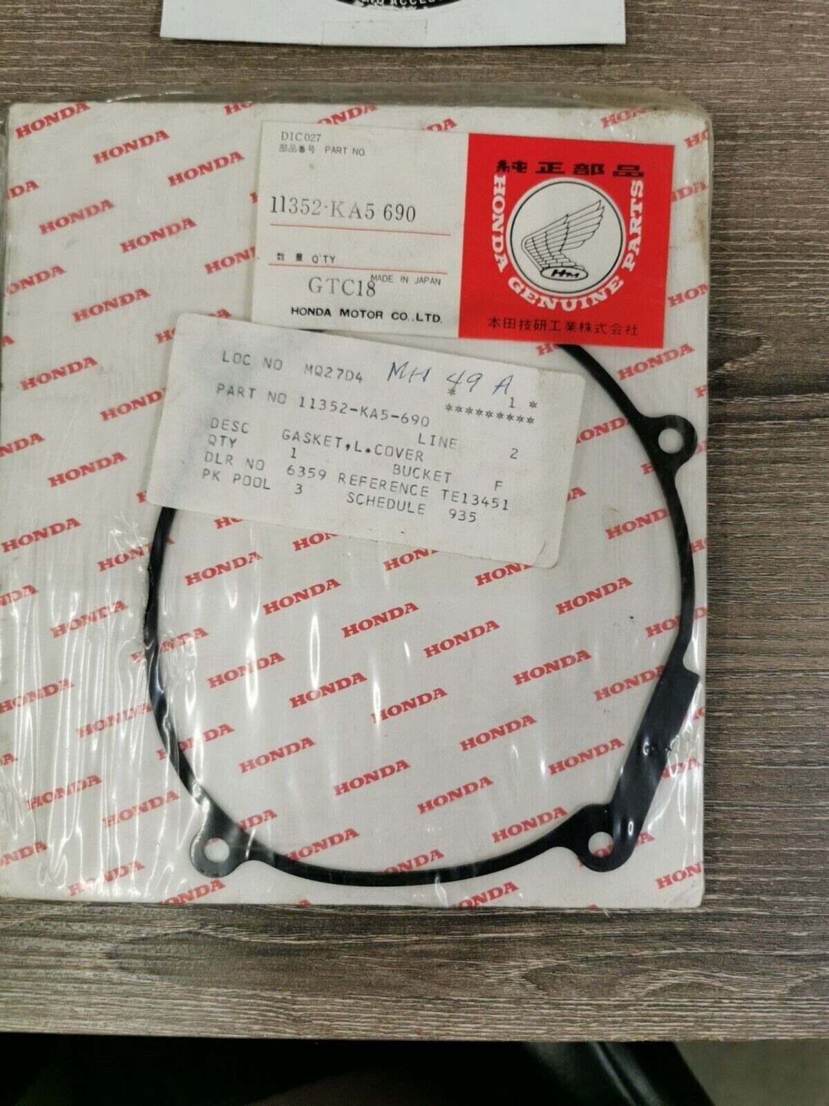 NOS HONDA CR500R 1984 - 2000 CRANKCASE COVER GASKET 11352-KA5-690 H49