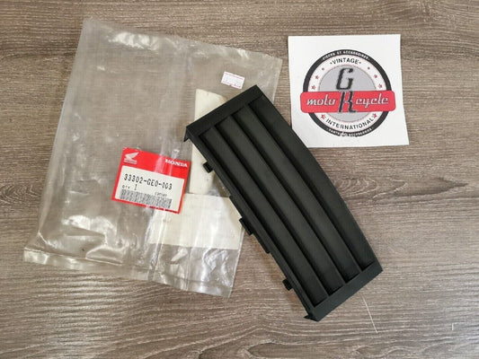 NOS HONDA CH80 1985 - 1993 LOUVER FR 33302-GE0-003   H45