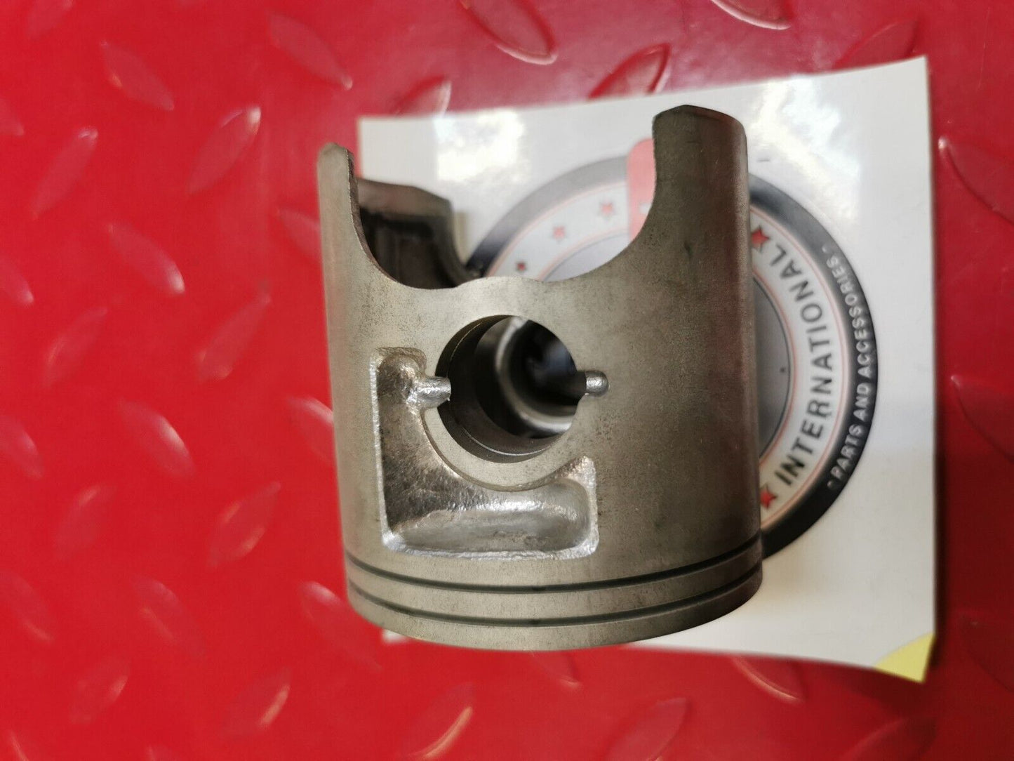 NOS Yamaha EX570 PISTON STD 82M-11631-01-92 Y27