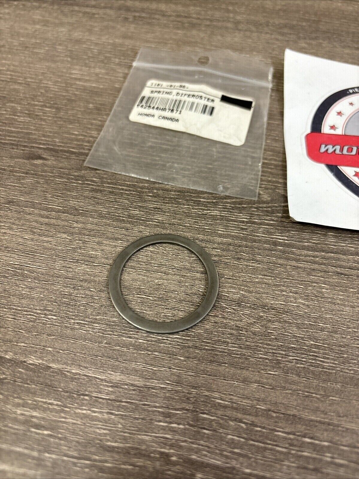 NOS Honda TRX300FW TRX350 DIFFERENTIAL CLUTCH SPRING SEAT D 42544-HA7-671 H122