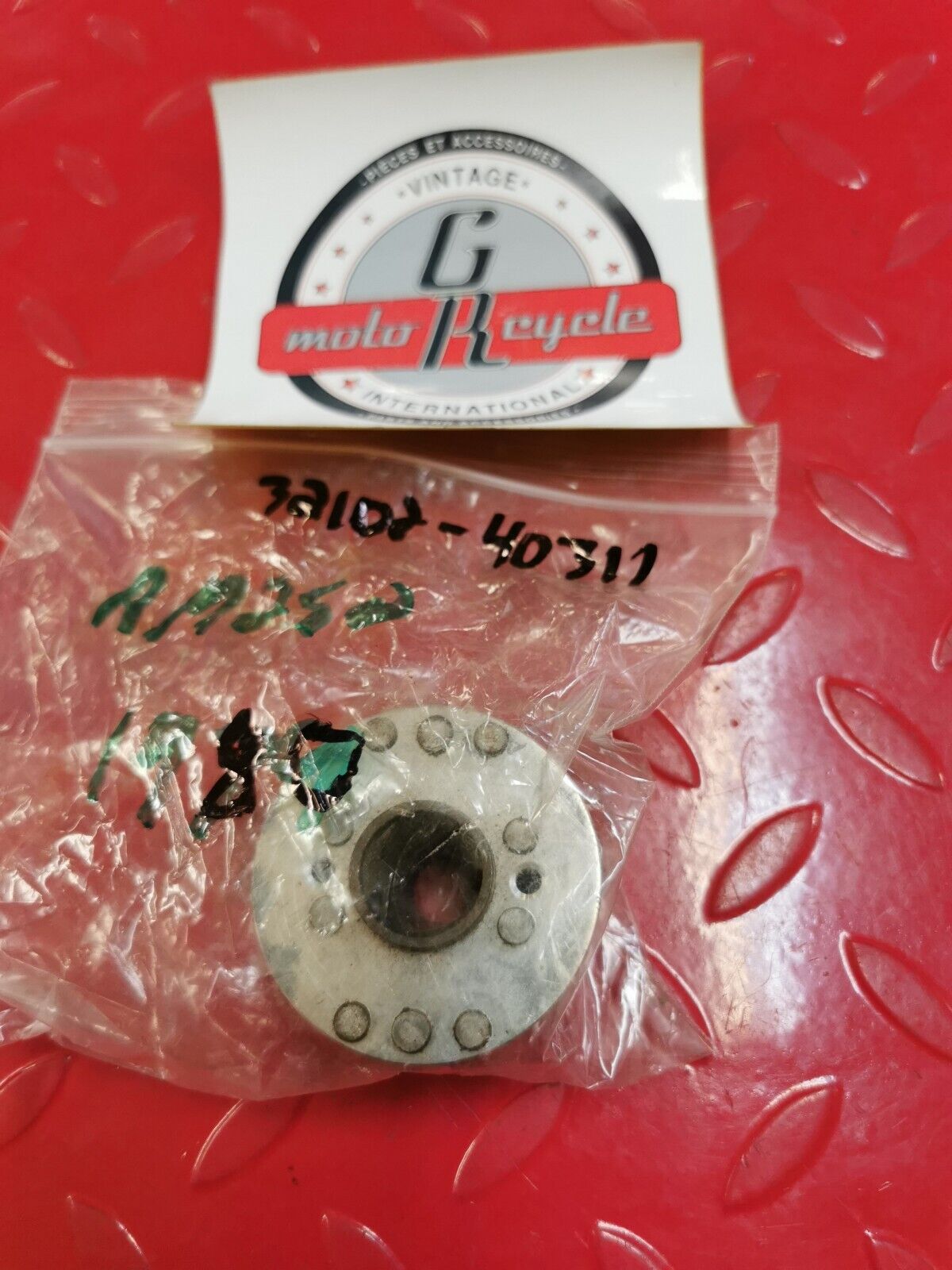 NOS Suzuki RM250 1980 IGNITION TOTOR 32102-40311 S1