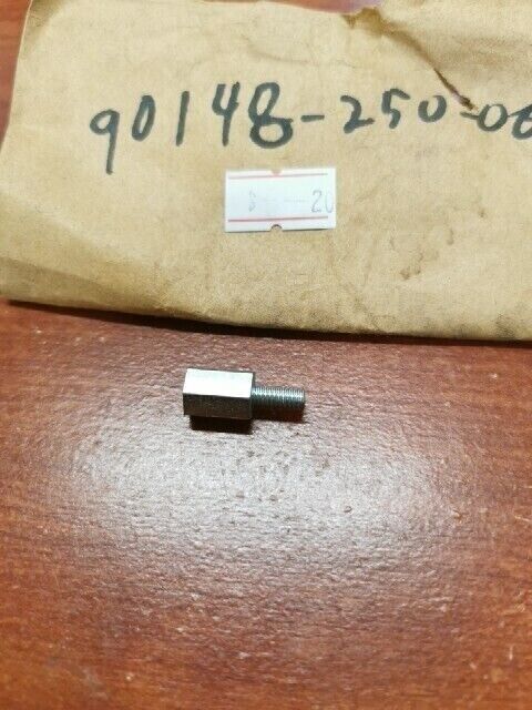 NOS Honda C70 C72 C75 C77 CA72 CA77 REAR WINKER BASE SCREW 90148-250-000 H68