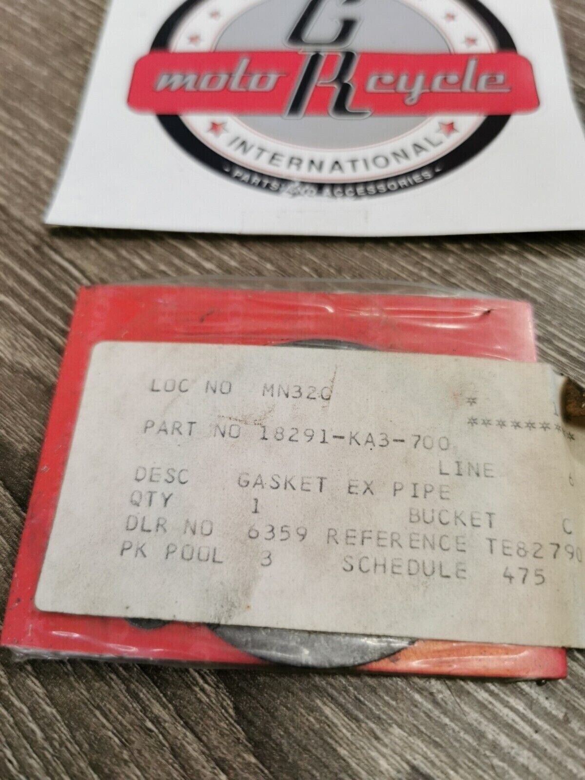 NOS HONDA CR125R 1982 1983 GASKET EX  PIPE JOINT 18291-KA3-700 H49