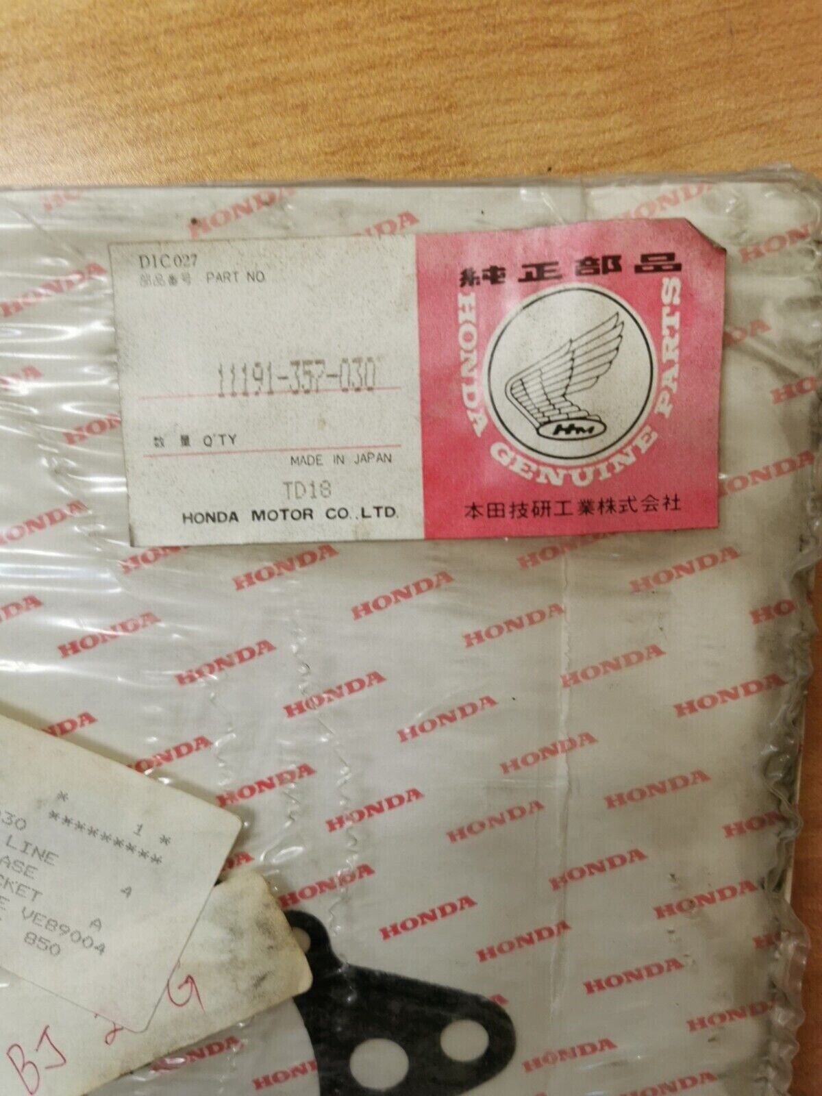 NOS Honda 1976 MT250 K1 CR250M GASKET, CRANKCASE 11191-357-030 H28