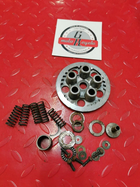 Suzuki RM125 1982 clutch parts pressure plate 
