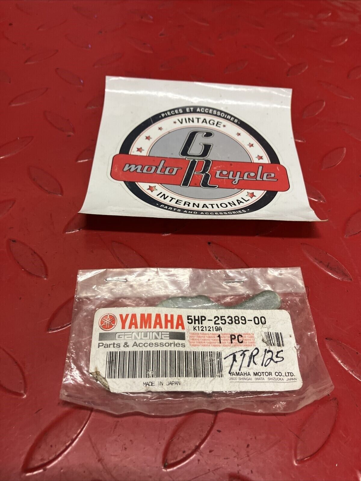 NOS YAMAHA TTR125 CHAIN PULLER ADJUSTER 5HP-25389-00-00 Y61