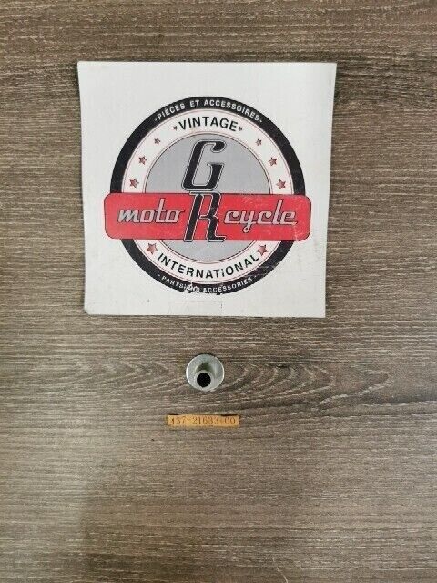 NOS Yamaha RT1805 RT180B YZ125E FZR600REC RT180D FZ1 COLLAR 437-21633-00-00 Y139