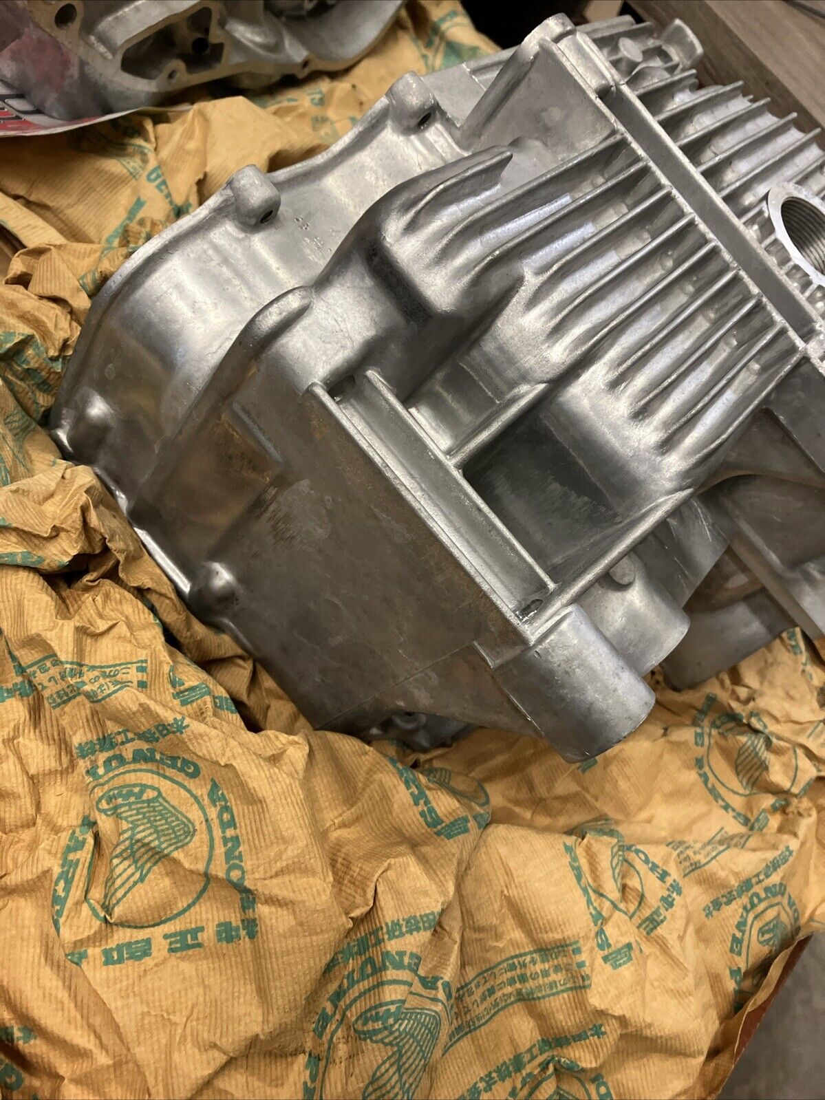 NOS Honda CB450 CL450 UPPER & UNDER CRANKCASE 11100-292-080 11200-292-080 H153