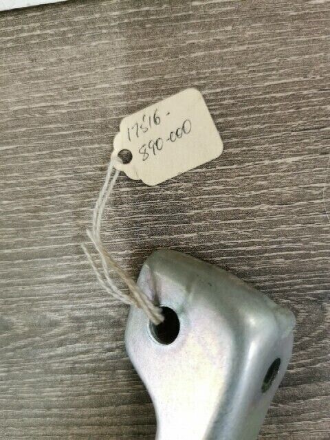 NOS HONDA G400 STAY FUEL TANK 17516-890-000  H72
