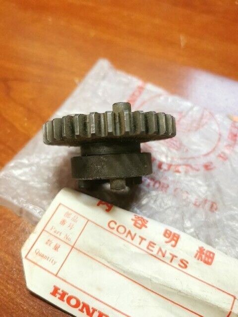 NOS Honda C50 M C65 M Z50M  COUNTER SHAFT SECOND GEAR 23441-041-050 H80